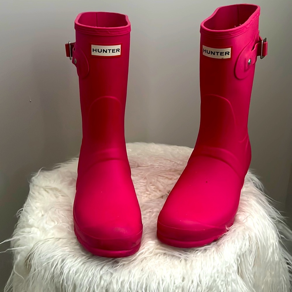 Hot pink Hunter boot size 9 pre❤️ get condition